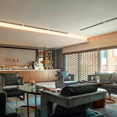Hotel Stripes Kuala Lumpur, Autograph Collection-2